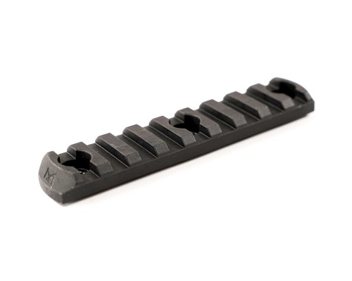 Рельса magpul m-lok polymer rail section 9 слотов MAG592 Рельса magpul m-lok polymer rail section 9 слотов MAG592