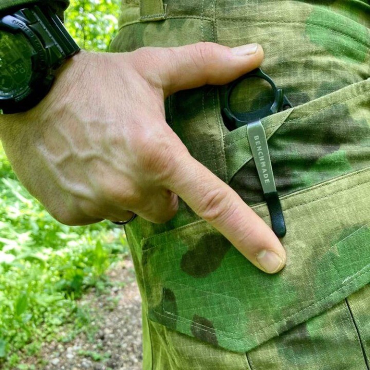 Передние карманы имеют усиление для клипсы складного ножа Усиление для клипсы складного ножа
